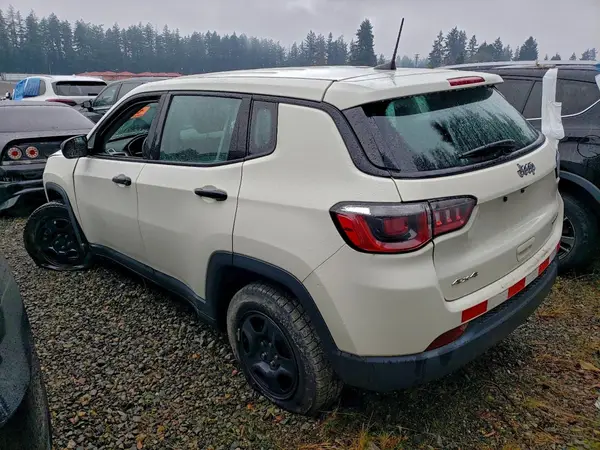 3C4NJDAB8KT649920 2019 JEEP COMPASS - Image 2