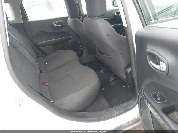 3C4NJDAB8KT650579 2019 JEEP COMPASS - Image 8
