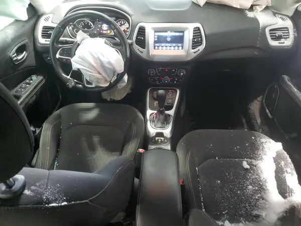 3C4NJDAB8KT703927 2019 JEEP COMPASS - Image 8