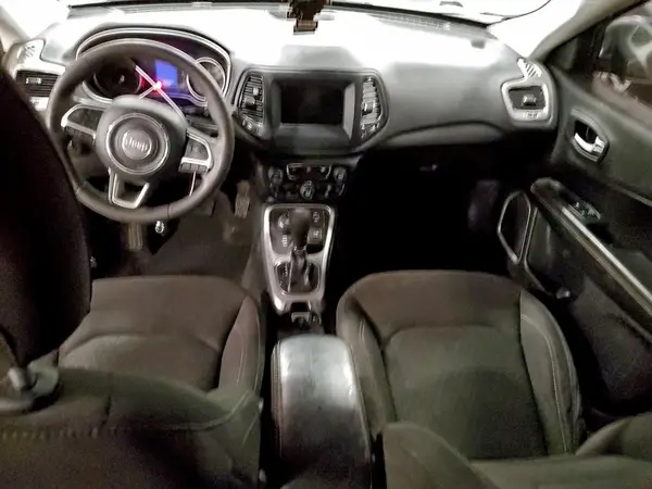 3C4NJDAB8KT796769 2019 JEEP COMPASS - Image 8
