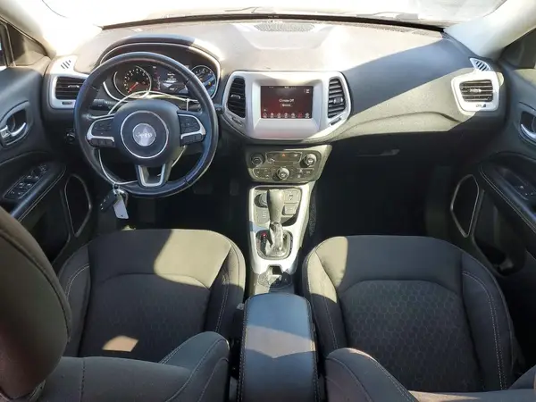 3C4NJDAB8KT829091 2019 JEEP COMPASS - Image 8