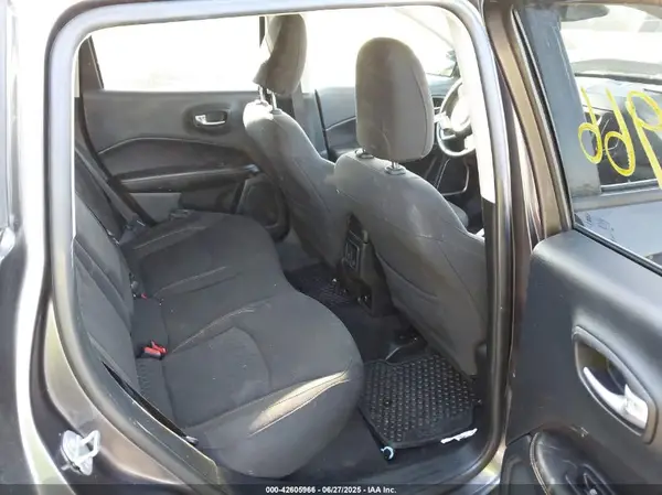 3C4NJDAB8MT525245 2021 JEEP COMPASS - Image 8