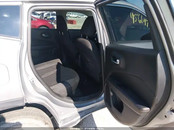 3C4NJDAB8MT551795 2021 JEEP COMPASS - Image 8