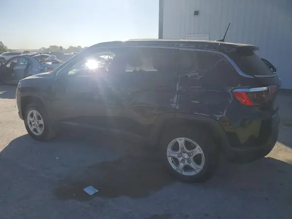 3C4NJDAB8NT121508 2022 JEEP COMPASS - Image 2