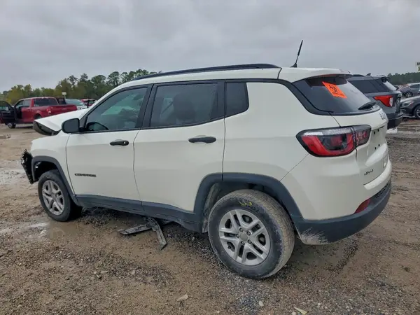3C4NJDAB9JT107854 2018 JEEP COMPASS - Image 2