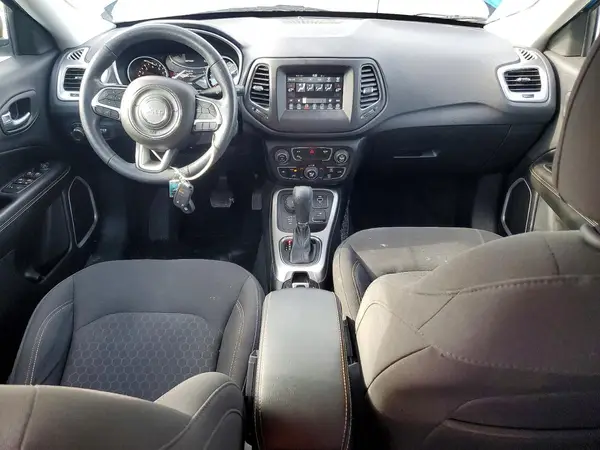 3C4NJDAB9JT126937 2018 JEEP COMPASS - Image 8
