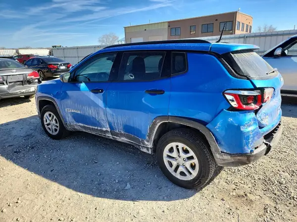 3C4NJDAB9JT169352 2018 JEEP COMPASS - Image 2