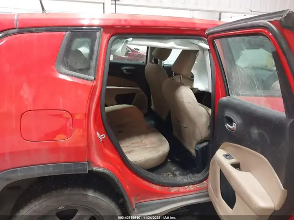 3C4NJDAB9JT321212 2018 JEEP COMPASS - Image 8