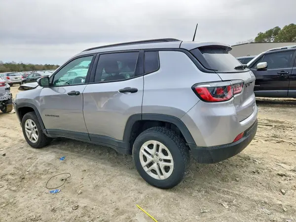 3C4NJDAB9JT366019 2018 JEEP COMPASS - Image 2