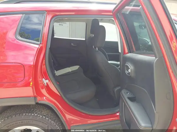 3C4NJDAB9JT392233 2018 JEEP COMPASS - Image 8