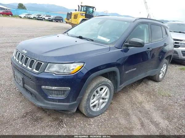 3C4NJDAB9JT413761 2018 JEEP COMPASS - Image 2