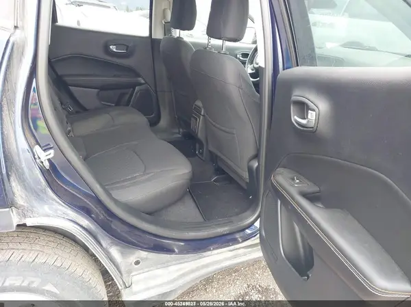 3C4NJDAB9JT413761 2018 JEEP COMPASS - Image 8