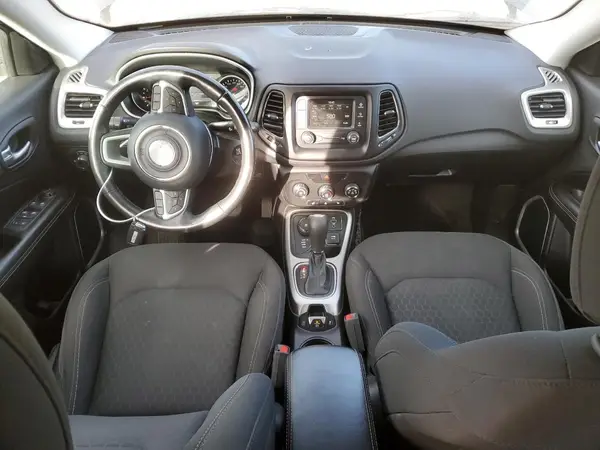 3C4NJDAB9JT456304 2018 JEEP COMPASS - Image 8
