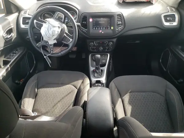 3C4NJDAB9KT629353 2019 JEEP COMPASS - Image 8