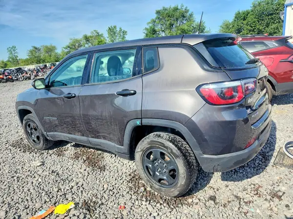 3C4NJDAB9KT668606 2019 JEEP COMPASS - Image 2