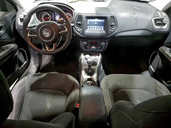 3C4NJDAB9KT697913 2019 JEEP COMPASS - Image 8