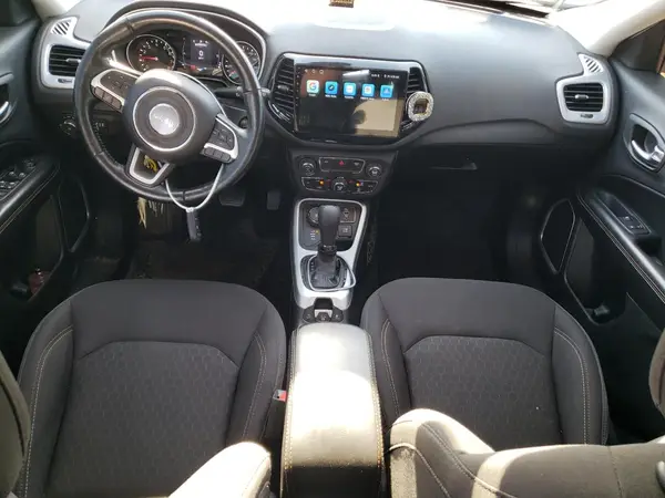 3C4NJDAB9KT723880 2019 JEEP COMPASS - Image 8