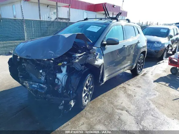 3C4NJDAB9KT734409 2019 JEEP COMPASS - Image 2