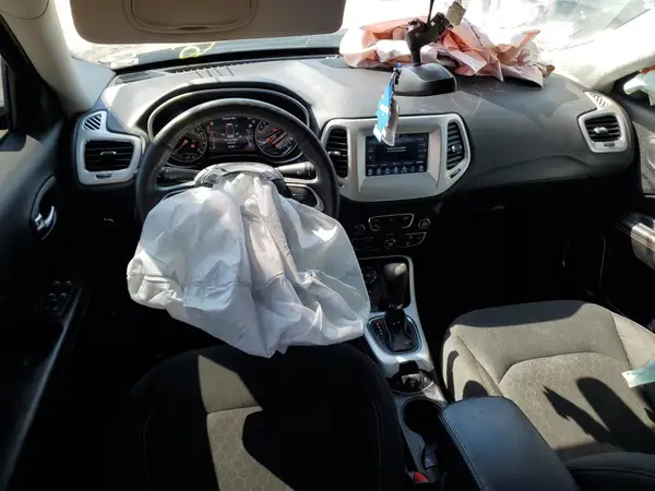 3C4NJDAB9KT768348 2019 JEEP COMPASS - Image 8