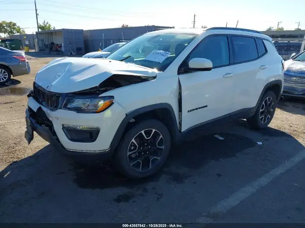 3C4NJDAB9KT807942 2019 JEEP COMPASS - Image 2