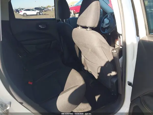 3C4NJDAB9KT807942 2019 JEEP COMPASS - Image 8