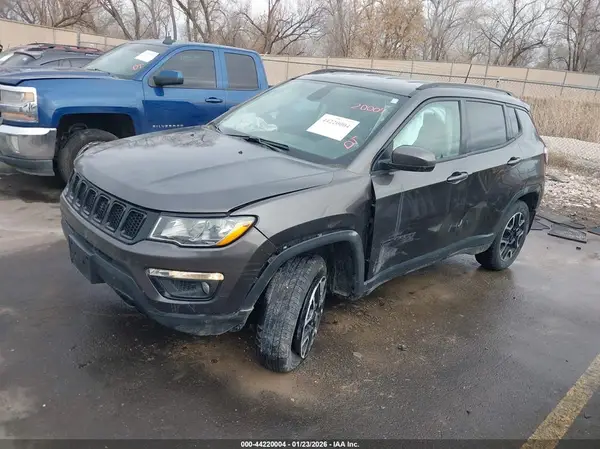 3C4NJDAB9LT197204 2020 JEEP COMPASS - Image 2