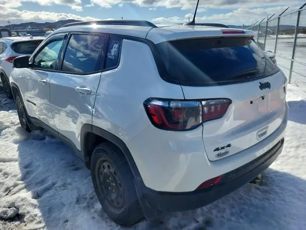 3C4NJDAB9MT548453 2021 JEEP COMPASS - Image 2
