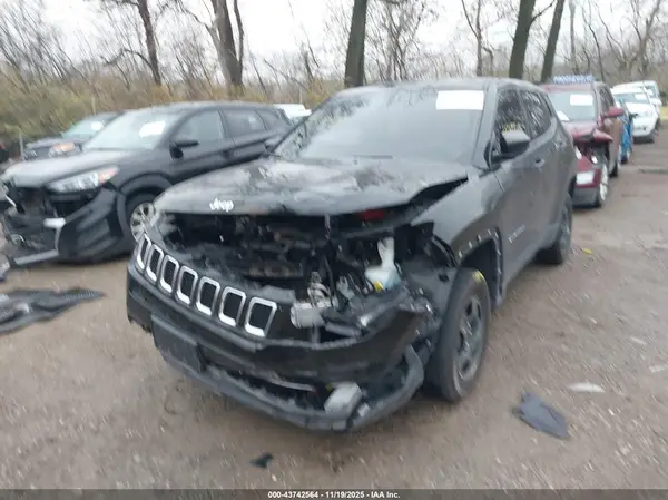3C4NJDAB9MT578732 2021 JEEP COMPASS - Image 2
