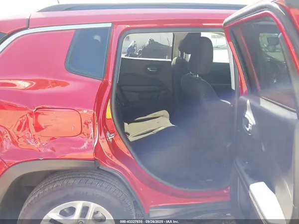 3C4NJDAB9MT594025 2021 JEEP COMPASS - Image 8