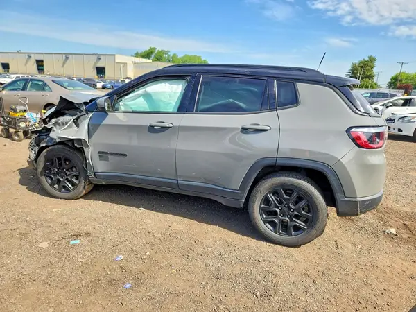 3C4NJDAB9MT603113 2021 JEEP COMPASS - Image 2