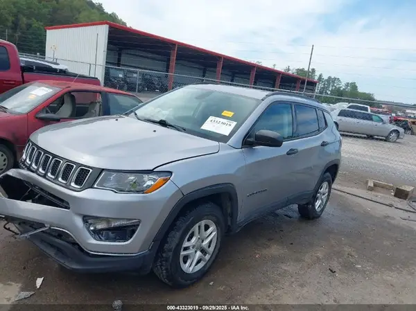 3C4NJDABXHT631203 2017 JEEP COMPASS - Image 2