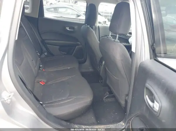 3C4NJDABXHT631203 2017 JEEP COMPASS - Image 8