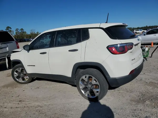 3C4NJDABXJT162863 2018 JEEP COMPASS - Image 2