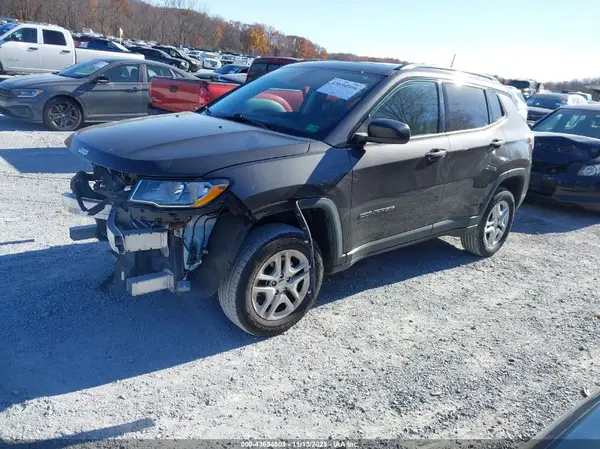 3C4NJDABXJT181008 2018 JEEP COMPASS - Image 2