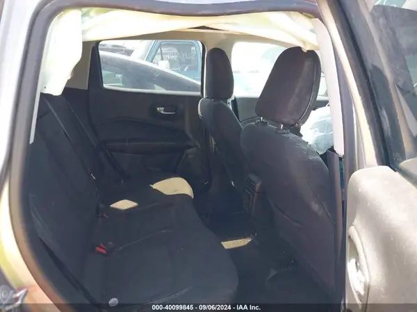 3C4NJDABXJT189836 2018 JEEP COMPASS - Image 8
