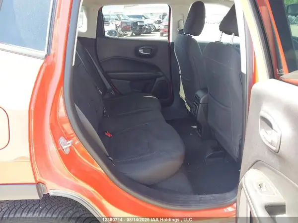 3C4NJDABXJT209941 2018 JEEP COMPASS - Image 8