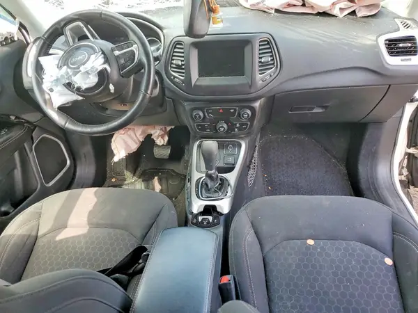 3C4NJDABXJT239375 2018 JEEP COMPASS - Image 8