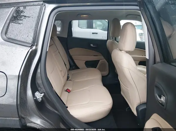 3C4NJDABXJT332137 2018 JEEP COMPASS - Image 8