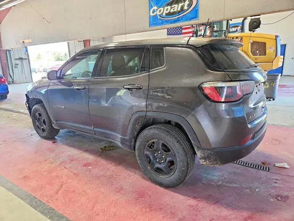3C4NJDABXJT339069 2018 JEEP COMPASS - Image 2