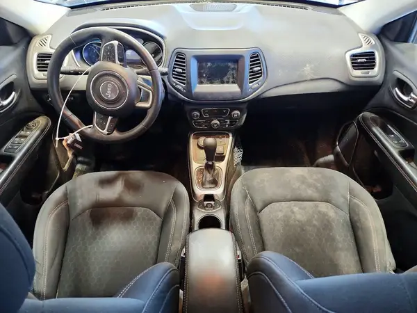 3C4NJDABXJT339069 2018 JEEP COMPASS - Image 8