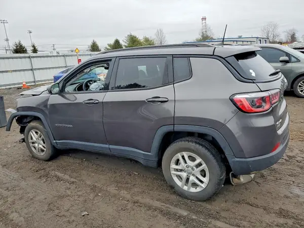 3C4NJDABXJT399613 2018 JEEP COMPASS - Image 2