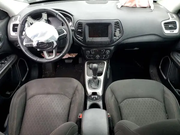 3C4NJDABXJT399613 2018 JEEP COMPASS - Image 8