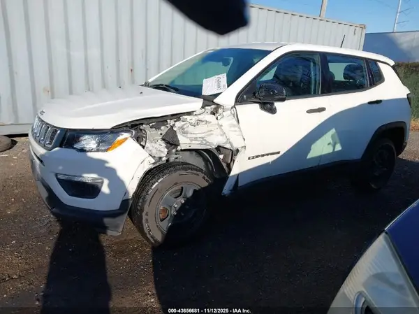 3C4NJDABXJT401893 2018 JEEP COMPASS - Image 2