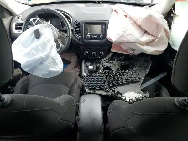 3C4NJDABXJT423473 2018 JEEP COMPASS - Image 8