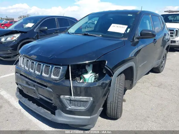 3C4NJDABXJT423666 2018 JEEP COMPASS - Image 2