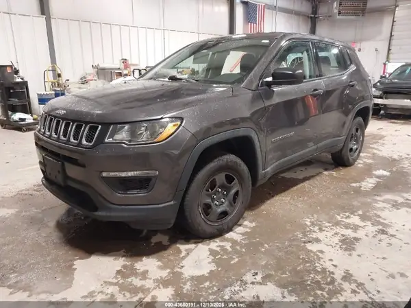 3C4NJDABXKT599649 2019 JEEP COMPASS - Image 2