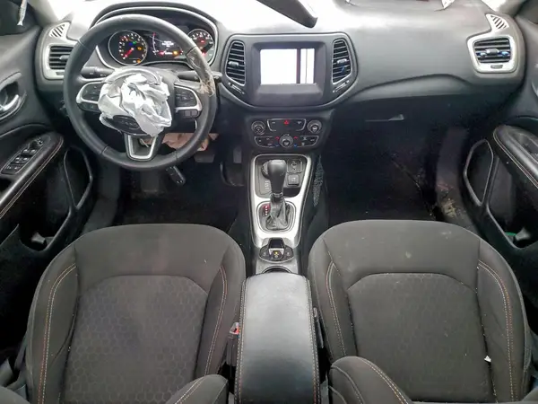 3C4NJDABXKT651667 2019 JEEP COMPASS - Image 8