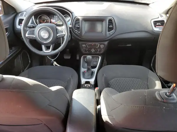 3C4NJDABXKT757603 2019 JEEP COMPASS - Image 8
