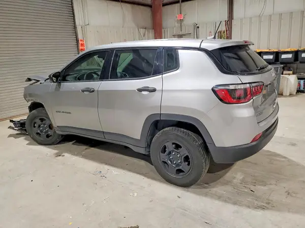 3C4NJDABXKT770772 2019 JEEP COMPASS - Image 2