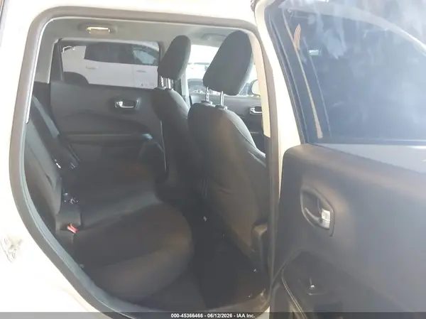 3C4NJDABXKT808002 2019 JEEP COMPASS - Image 8
